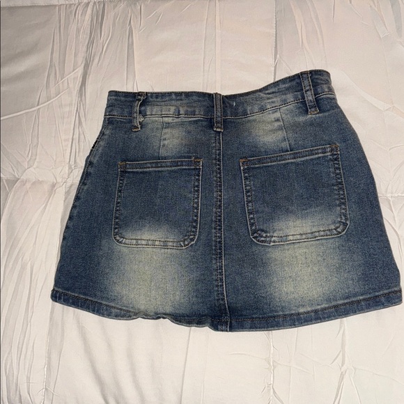 Cargo Mini Skirt - Picture 2 of 4